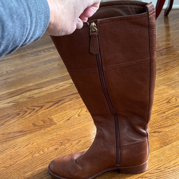 Tory Burch Rich Brown Heeled Boots - Picture 4 of 7